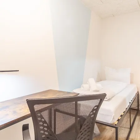 Pool Table Heaven, Workstation, 4K Tv, Netflix Apartment Leipzig Exterior photo